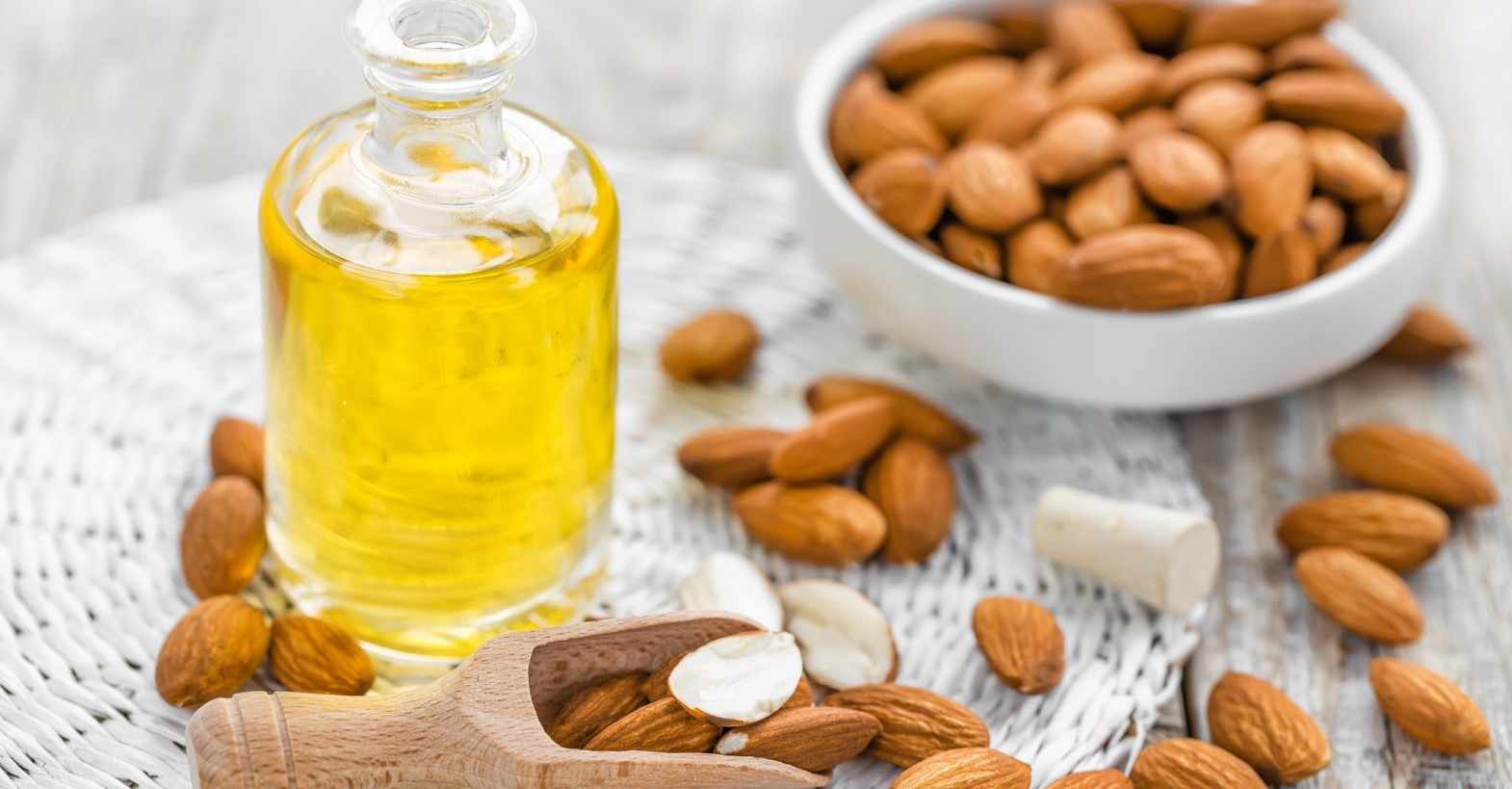 خواص روغن بادام