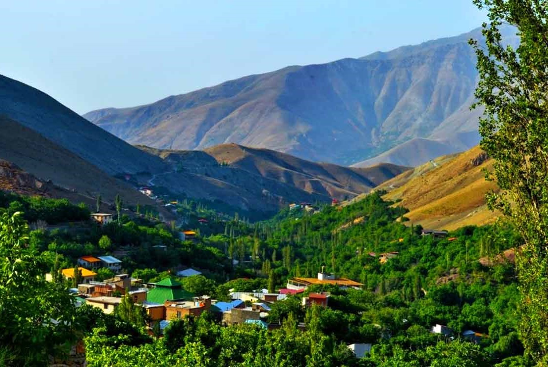 روستای افجه در بهار