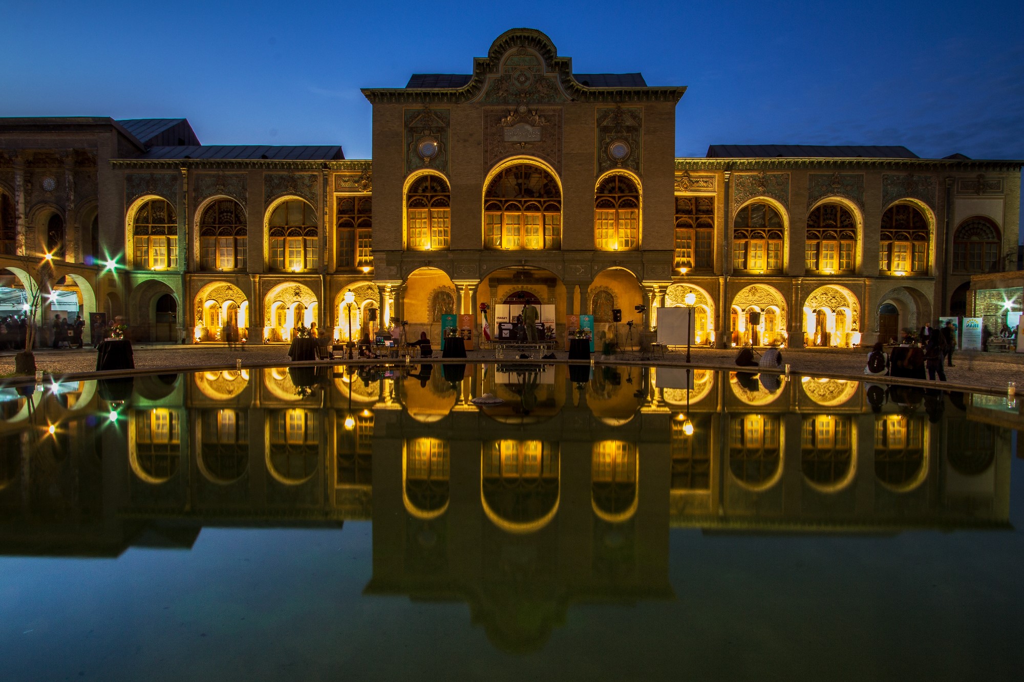 نمایی بیرونی عمارت مسعودیه تهران