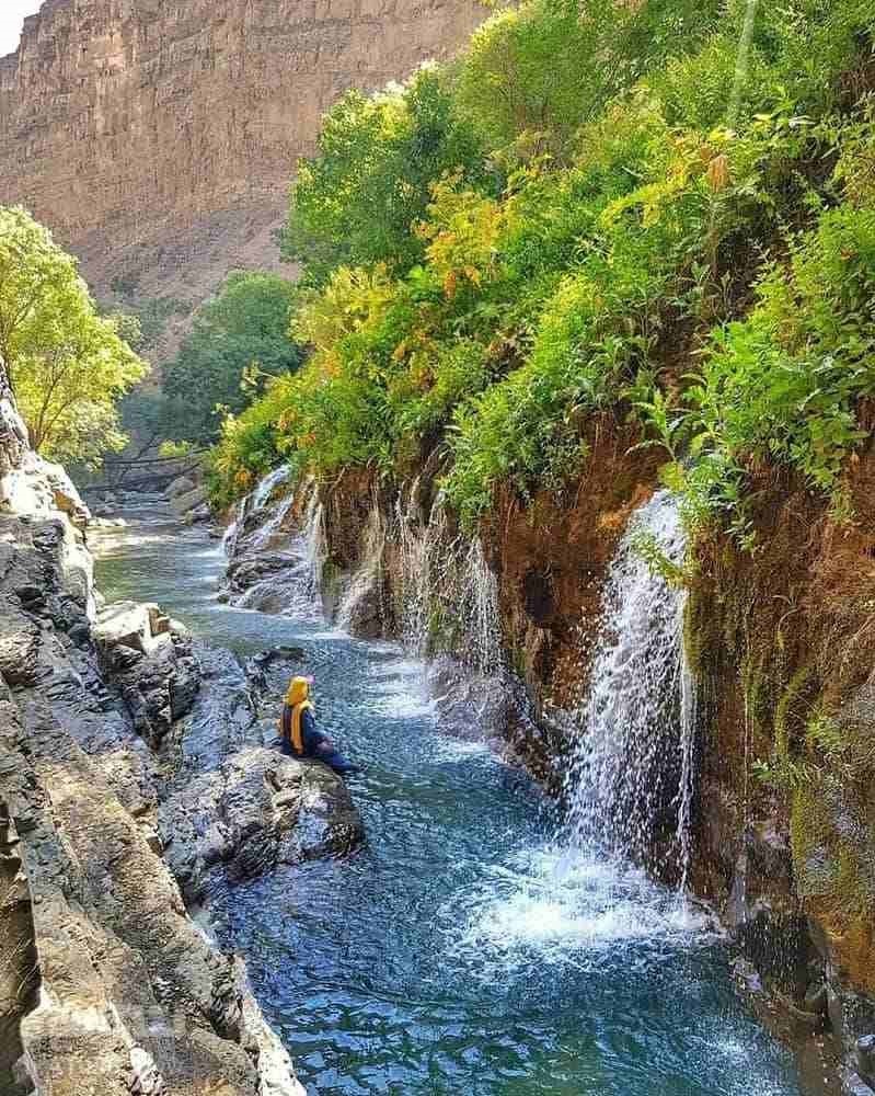 نمایی از آبشارهای وله
