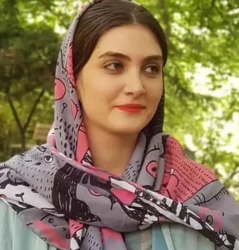 IMG ۲۰۲۳۰۱۲۸ ۲۱۵۸۴۹ بازیگر نقش آیسان در سریال سقوط کیست؟ | عکس و بیوگرافی الناز ملک