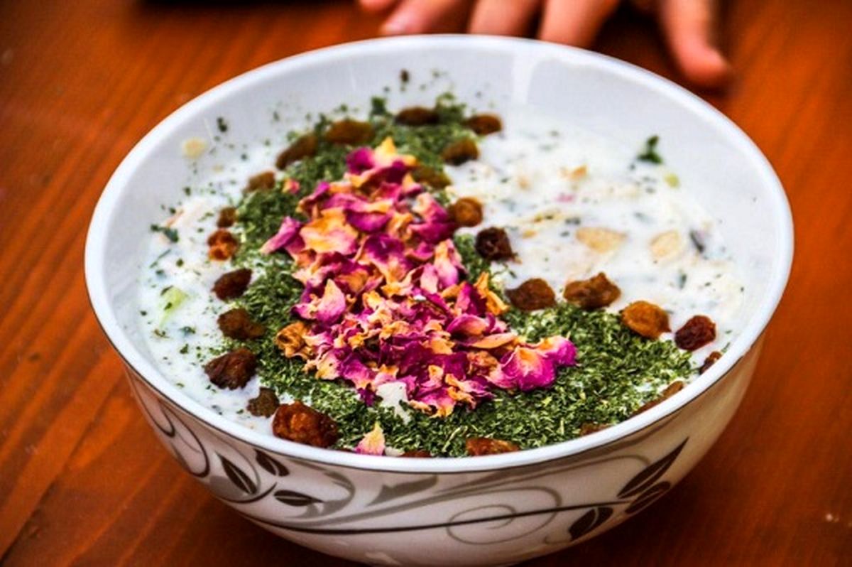 آب دوغ خیار همدانی
