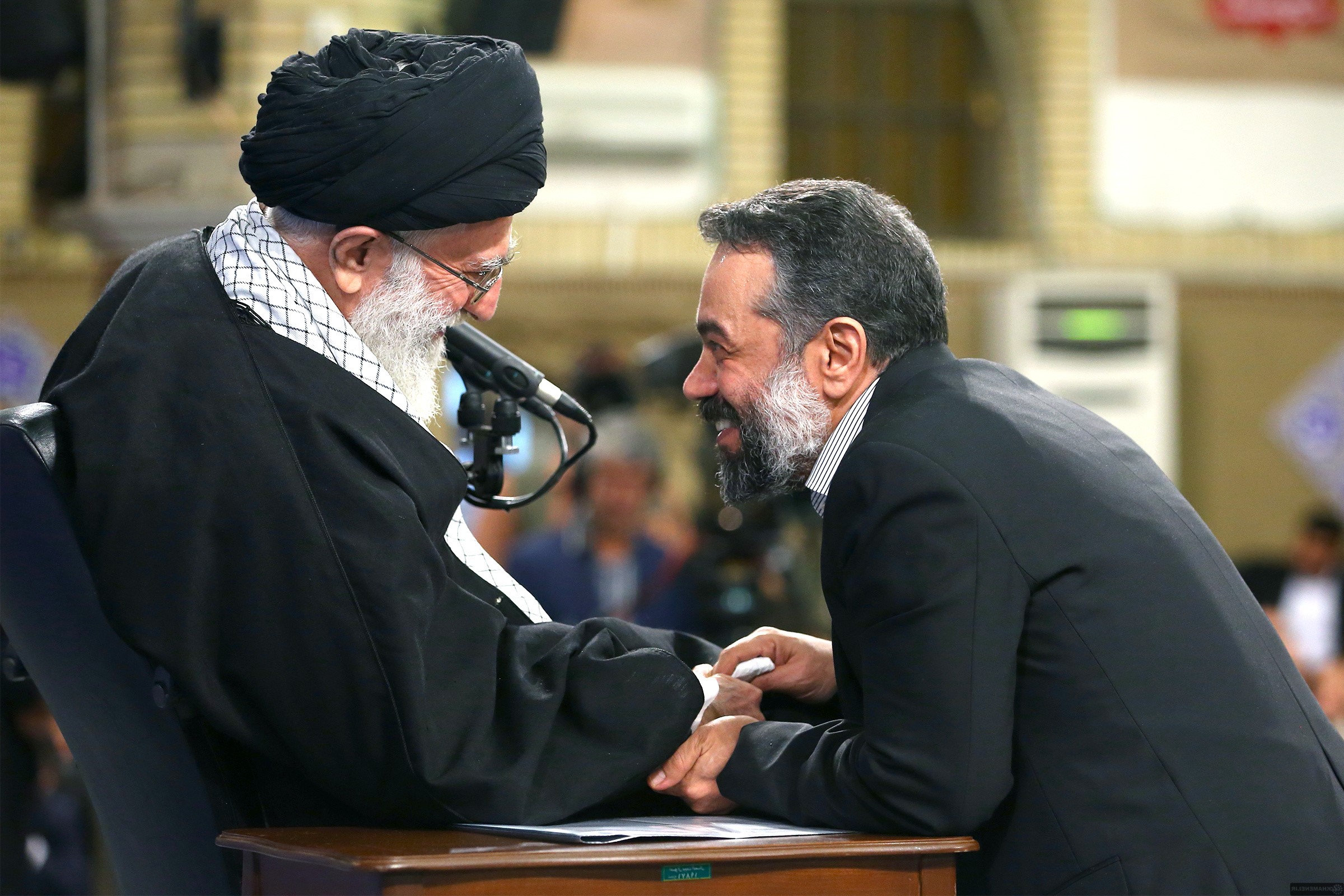 عکس محمود کریمی در کنار آقای خامنه ای