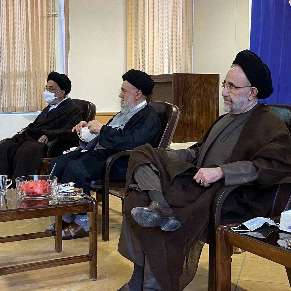 عکس موسوی خوئینی ها در کنار محمد خاتمی