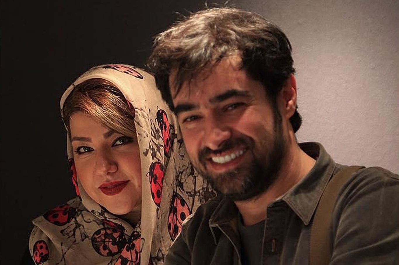 شهاب حسینی در کنار همسر