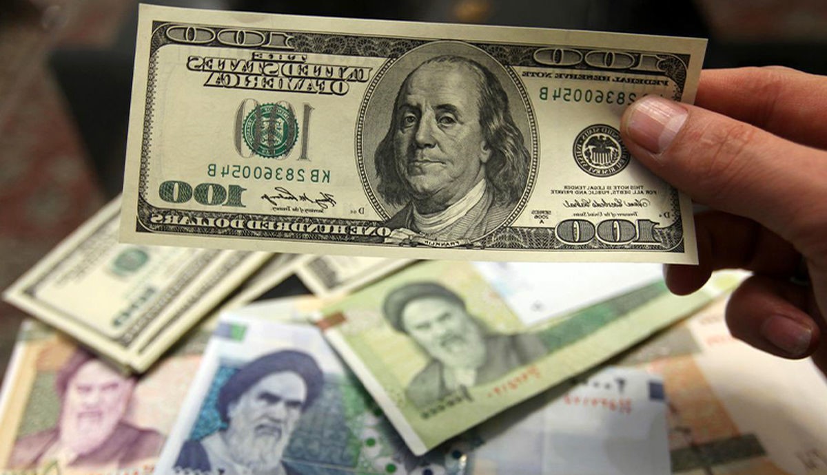 کاهش ارزش پول ایران نسبت به دلار