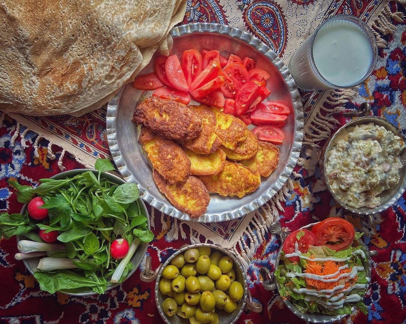 عکس تزئین خاص سفره غذای کوکو سیب زمینی