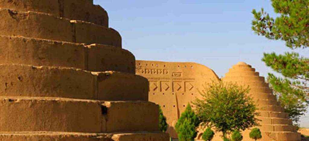 عکس یخدان های دوقلو سیرجان