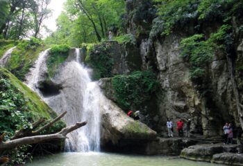 عکس بخشی از آبشار باران کوه
