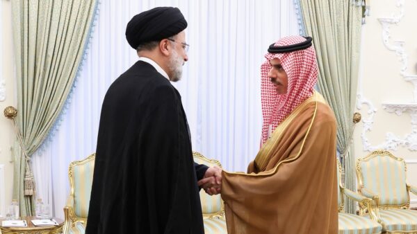 عکس دیدار رئیسی و وزیر امور خارجه عربستان