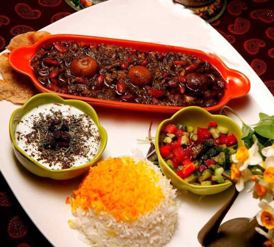 مواد لازم برای تهیه قورمه سبزی برای 4 نفر