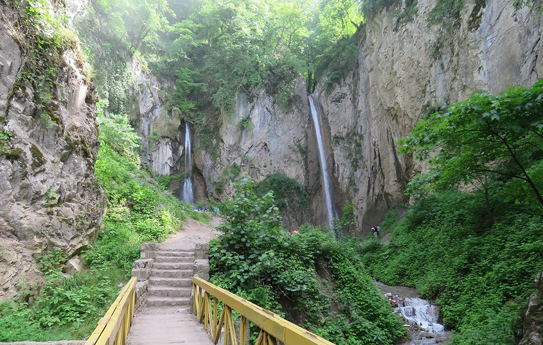 عکس آبشار زیارت گرگان