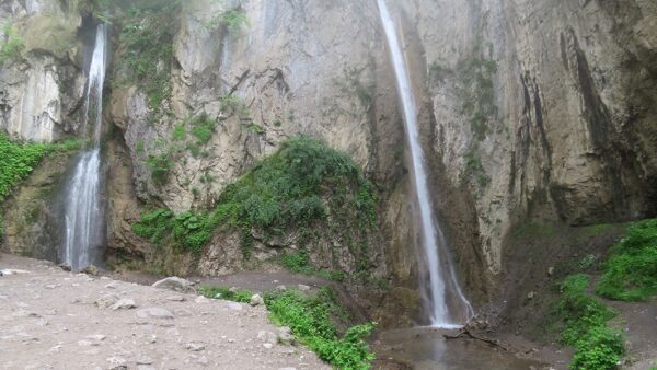عکس آبشار زیارت