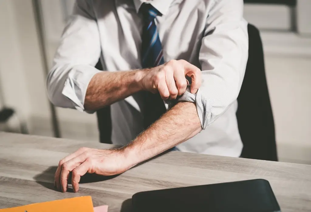 تاثیر تا کردن آستین روی تیپ