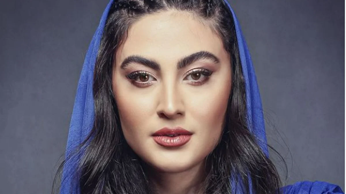 بیوگرافی مریم مومن