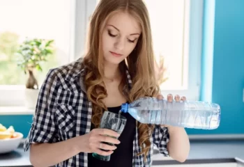 عوارض بطری آب معدنی