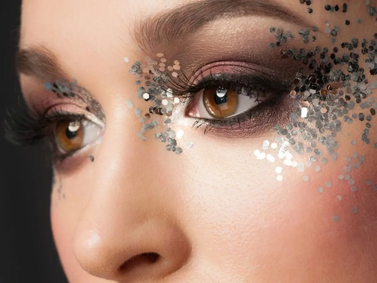 نحوه آرایش با گلایتر