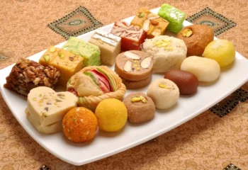 شیرینی برای عید نوروز