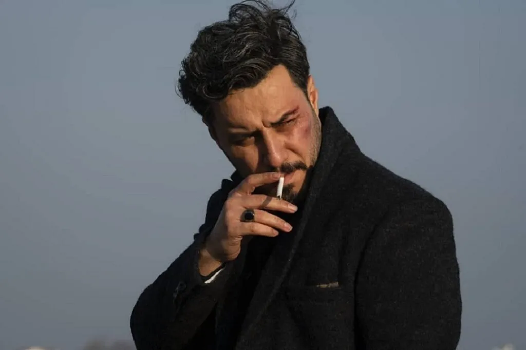 جواد عزتی در نقش مالک مالکی