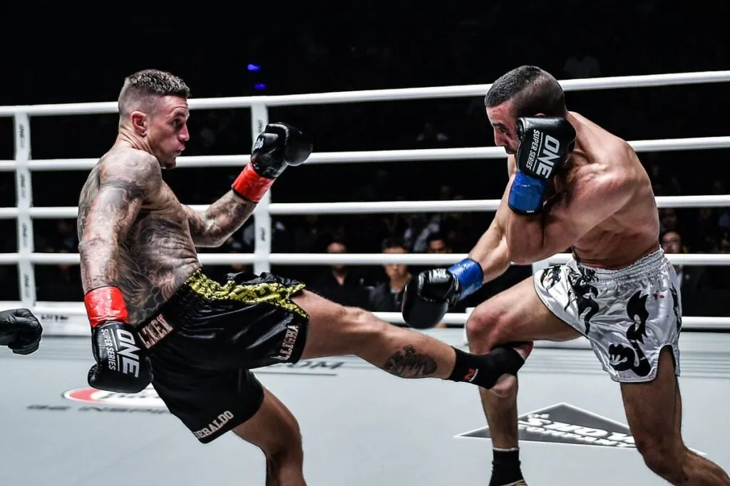 Nieky Holzken DSC 1483 min معرفی ورزش رزمی کیک بوکسینگ؛ ترکیبی از هنر و قدرت