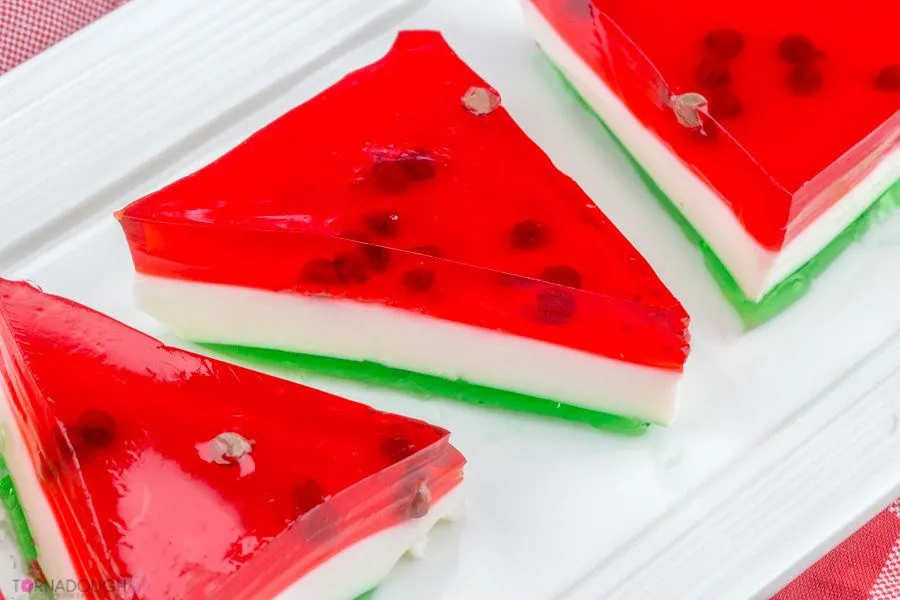 تزئین ژله شب یلدا