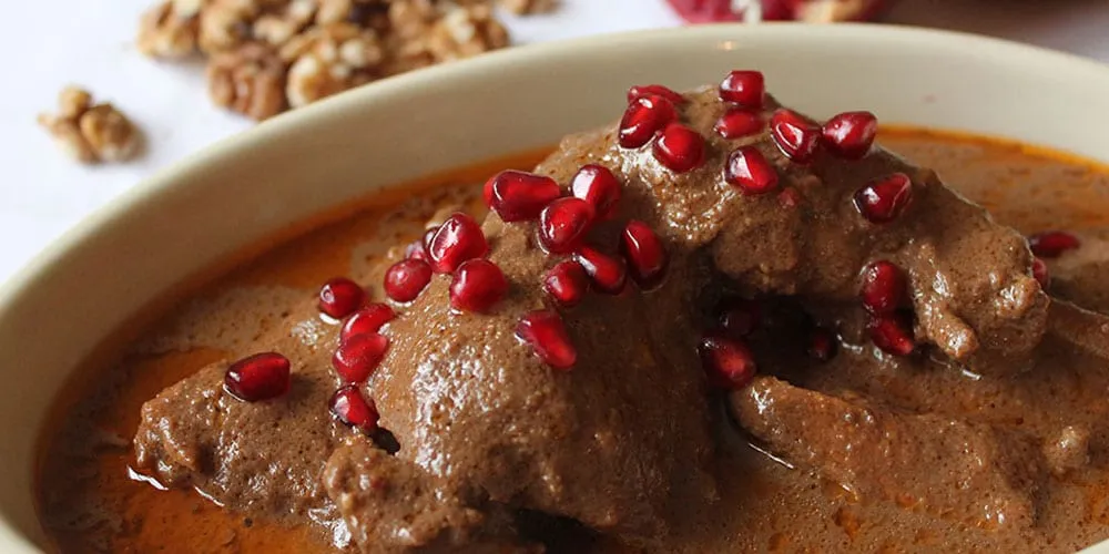 خورشت فسنجان با مرغ