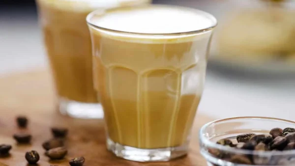 how to make a cortado 8 e1734780524180 طرز تهیه کورتادو بدون دردسر و در کمترین زمان + عکس گام به گام