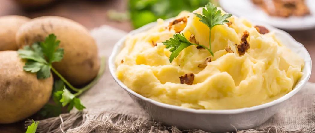 پوره سیبزمینی با تخممرغ نیمرو