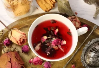 rose tea benefits راهنمای جامع طرز تهیه دمنوش گل محمدی و خواص شگفت‌انگیز آن