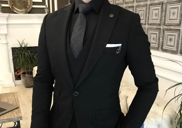 پیراهن مشکی با کت و شلوار مشکی