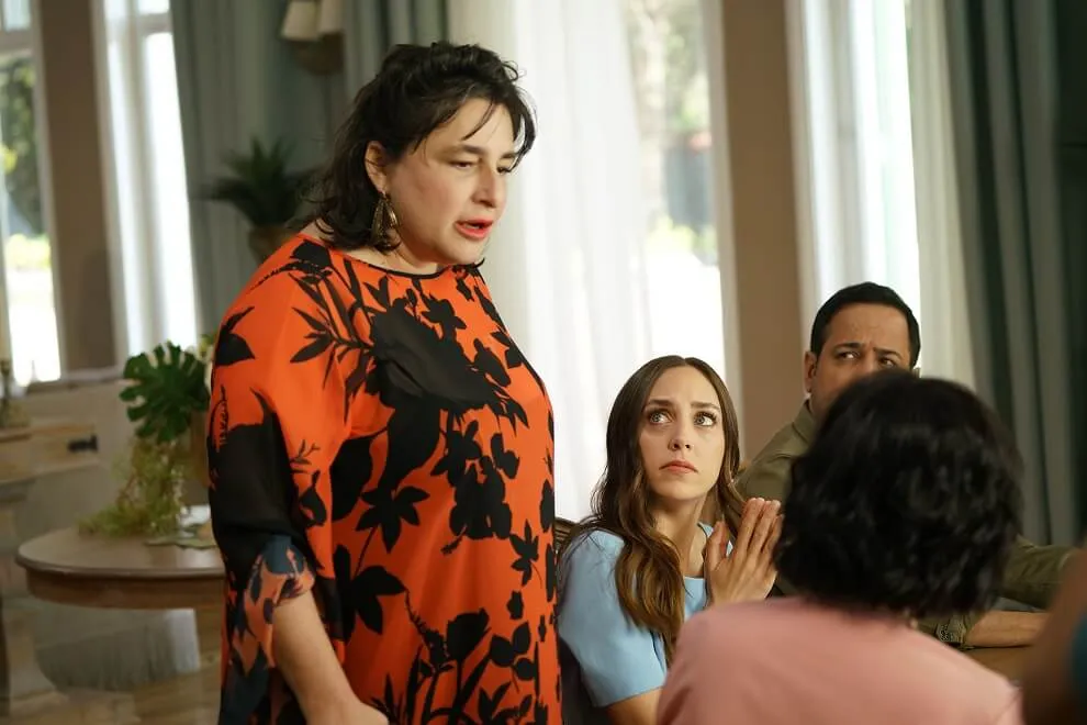 بیوگرافی اسرا درمانجی اوغلو در نقش آسیه