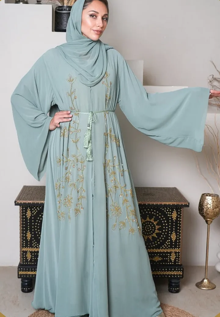عبای جواهر دوزی شده