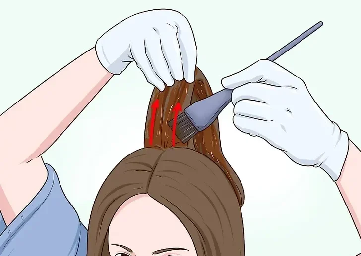 نحوه گذاشتن خمیر حنا روی مو