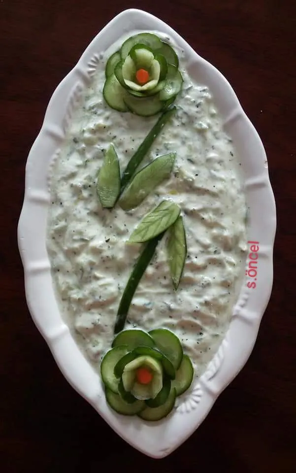 تزیین ماست و خیار مجلسی