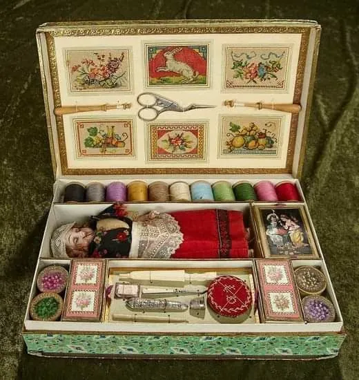 جعبه نخ سوزن عروس چوبی