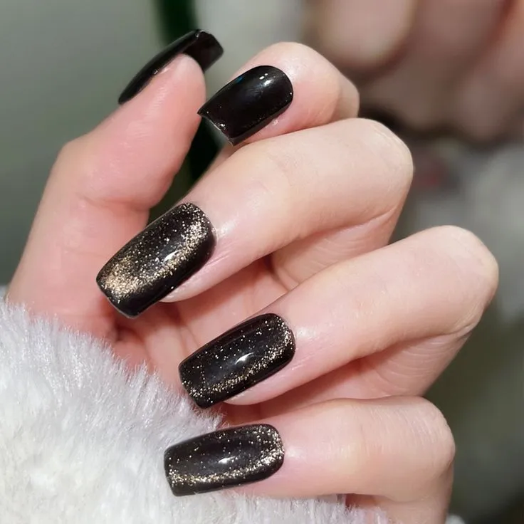 لاک چشم مشکی با طراحی گربه‌ای