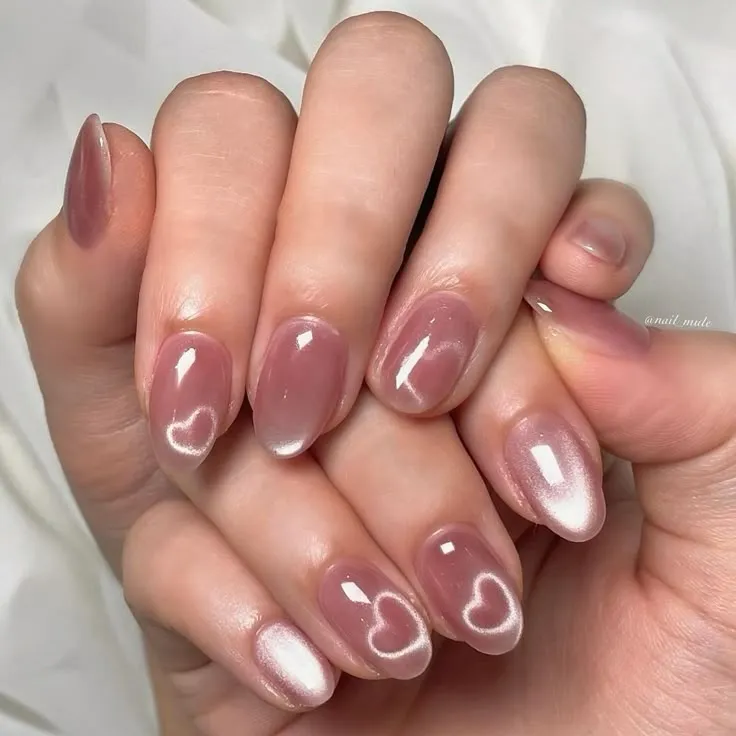 لاک چشم گربه‌ای صورتی و سفید مخصوص بهار