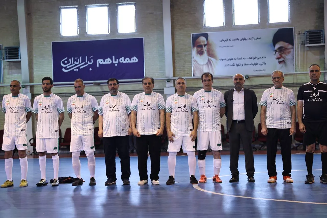 پزشکیان مقابل علی پروین پا به توپ شد! 