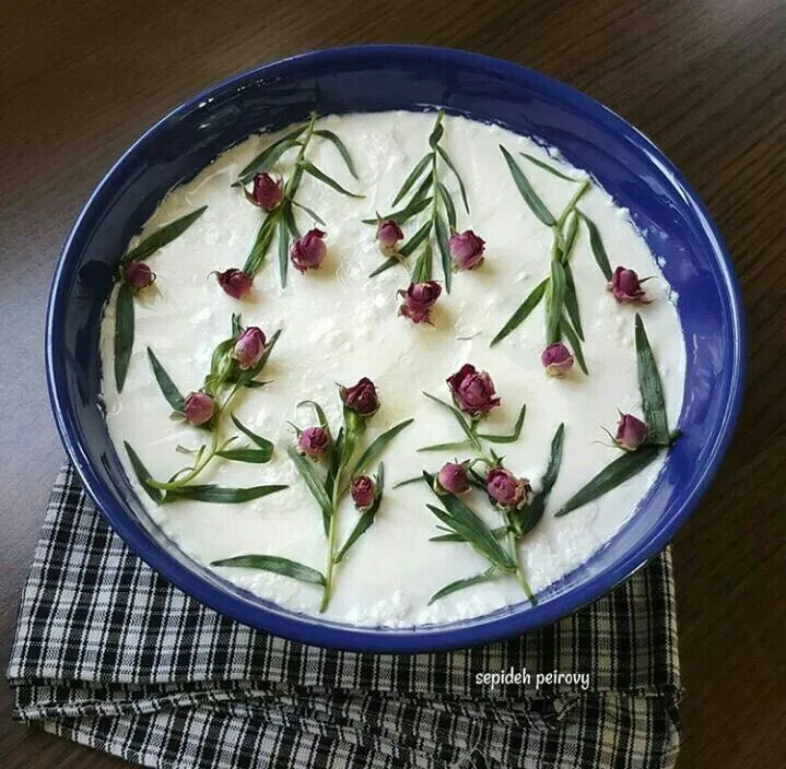تزیین ماست ساده