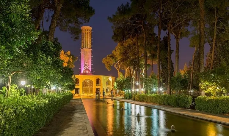 بخش بیرونی باغ