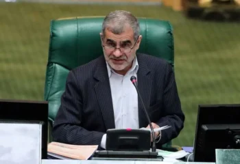 علی نیکزاد روی صندلی ریاست مجلس
