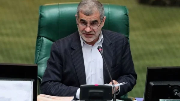 علی نیکزاد روی صندلی ریاست مجلس
