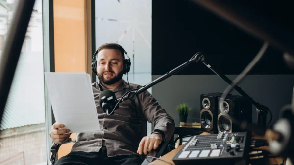  انتخاب صداپیشه برای تبلیغات