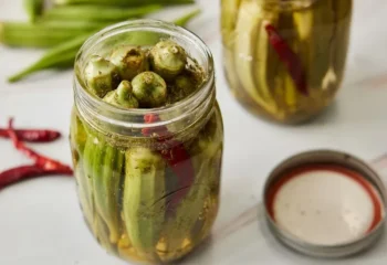 طرز تهیه ترشی بامیه خانگی + نکات کلیدی کپک نزدن