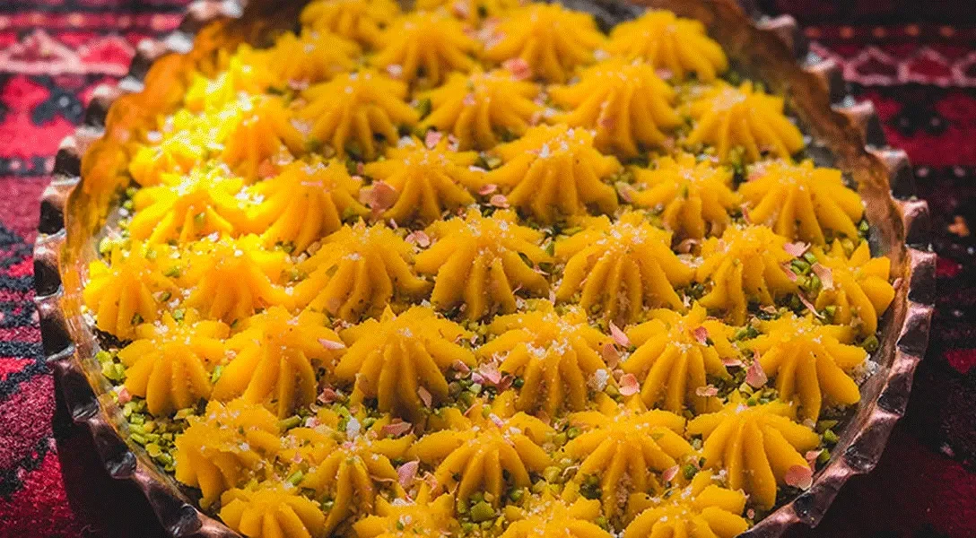 طرز تهیه حلوا شیر کشدار نرم و خوشمزه در خانه