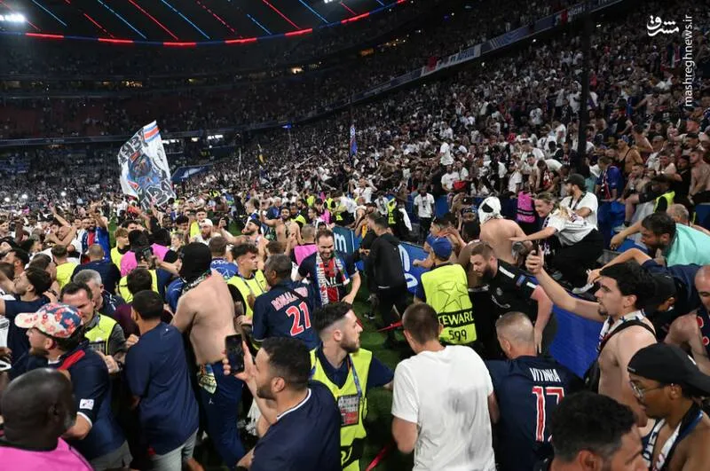 عکس فوتبال پاریس در تب قهرمانی؛ آشوب شادی هواداران PSG پایتخت را فرا گرفت!