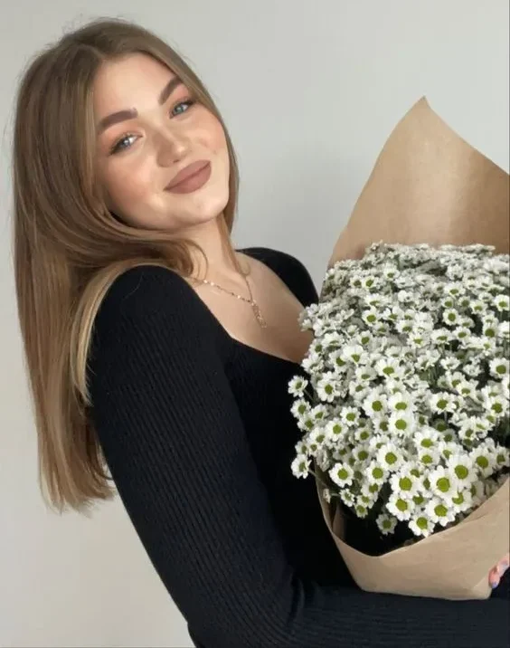 ژست عکاسی با گل 