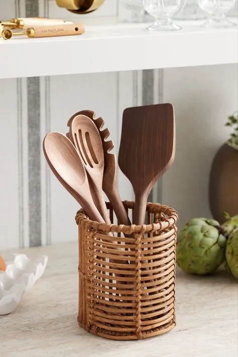 جای کفگیر ملاقه چوبی