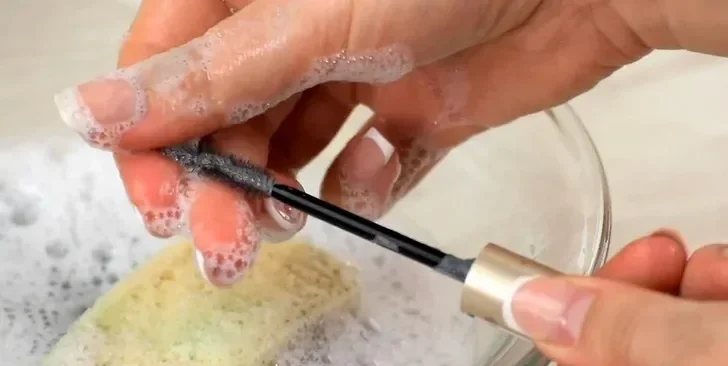 Soaking the Mascara Tube in Makeup Remover