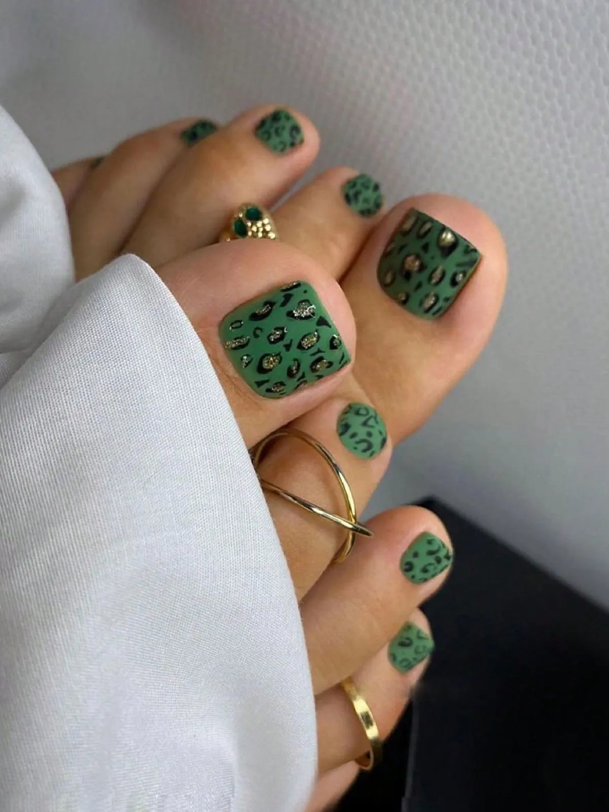 Leopard toenail design 